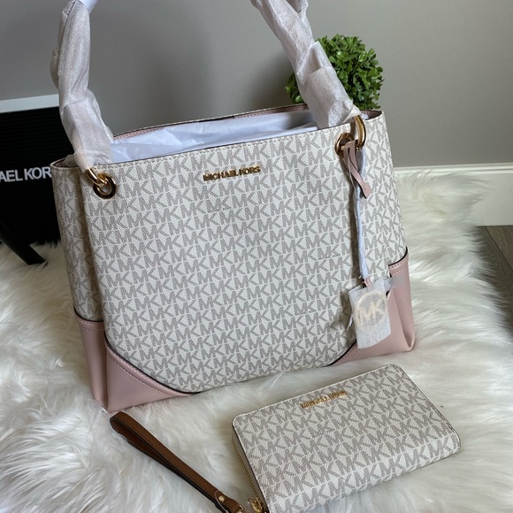 MK Bag and Wallet Set - Picture 2 of 11